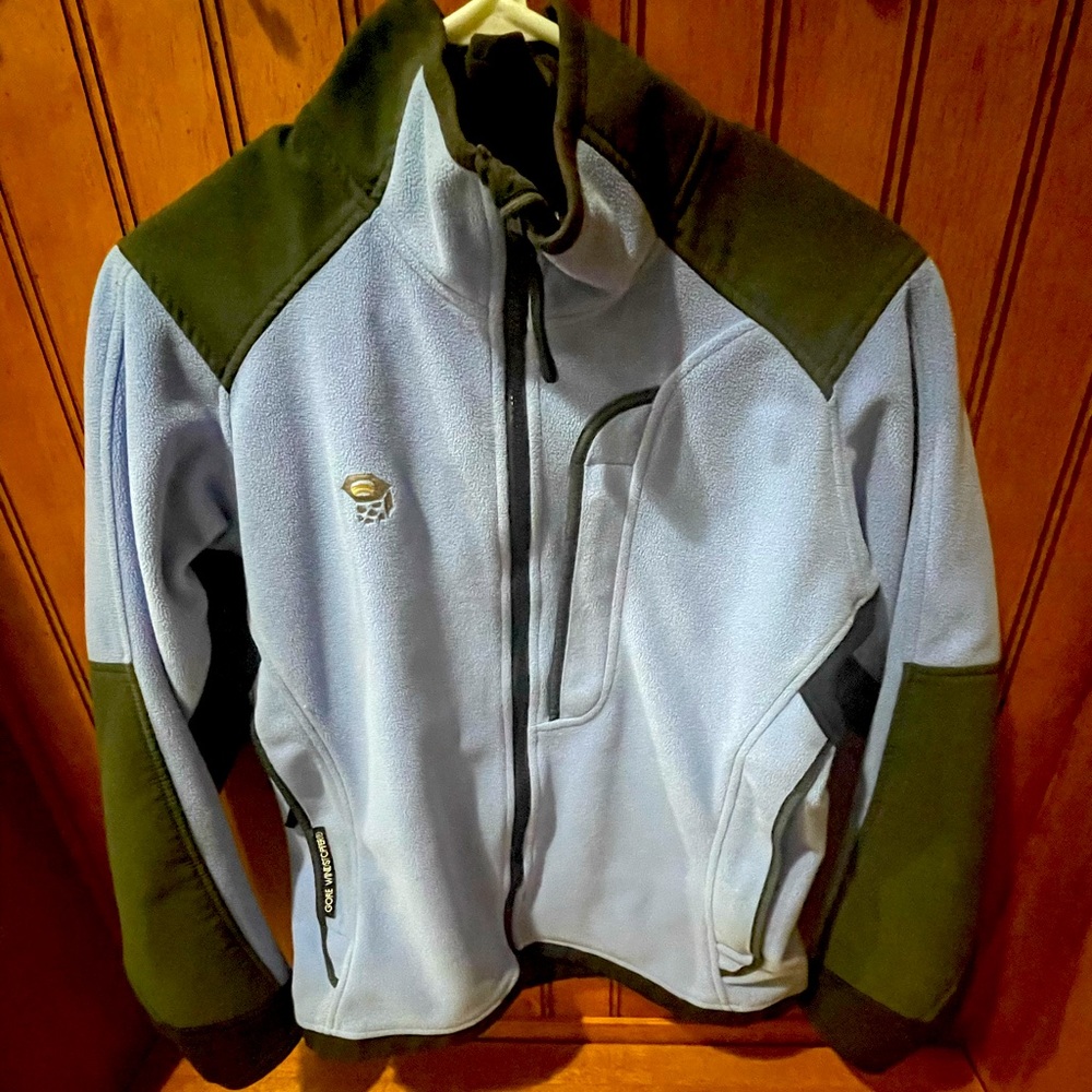 Mountain hardware amazing soft shell that is great on its own or under a shell